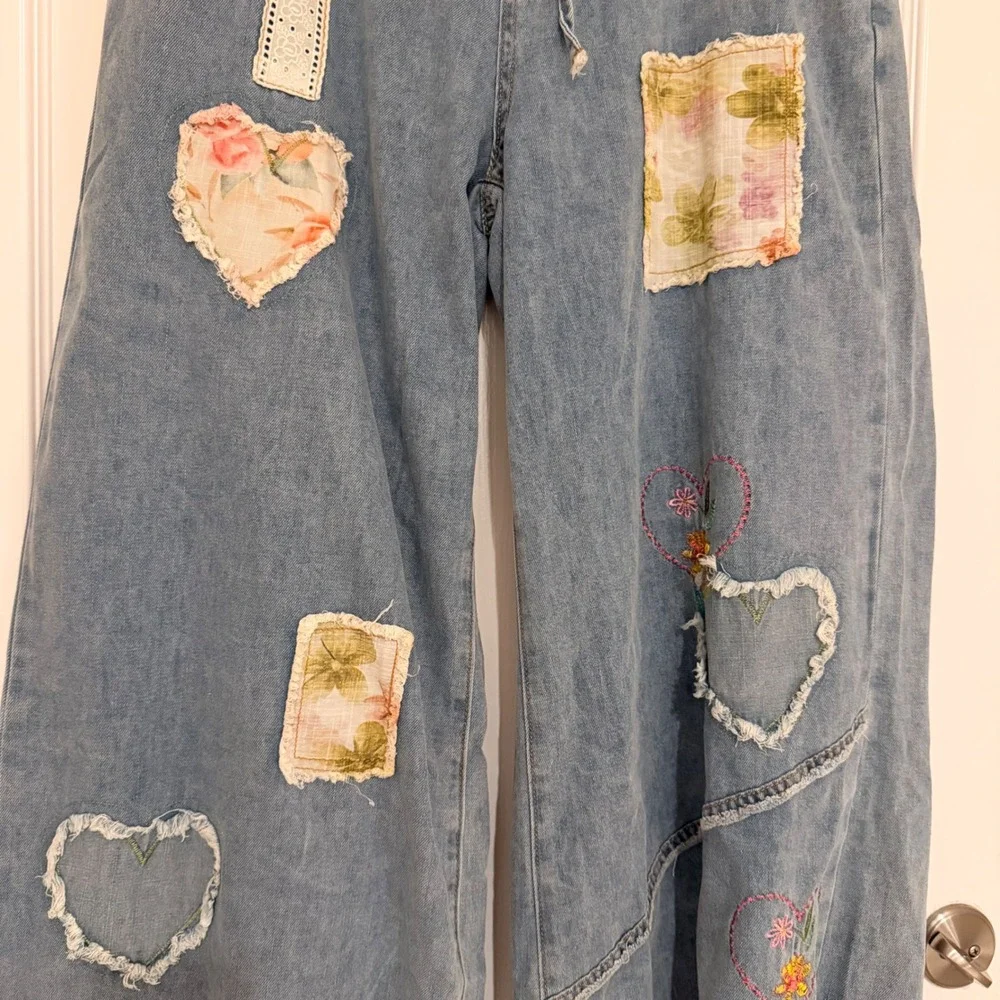 189. Floral Patchwork Heart Embroidered Wide Leg Jeans Light Wash Lace Trim Boho